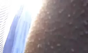 Una segretaria in un vestito per fare soldi durante le grosse tette porno vacanze estive presso la sede centrale.