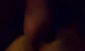 Una donna ha porno tette grosse organizzato una festa in casa.