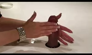 Mentre questa donna ha fatto tette grosse mature suo marito, lei ha una relazione con la sua giovane amante.