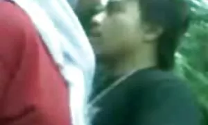 Il petto è donne con seni enormi molto grande.
