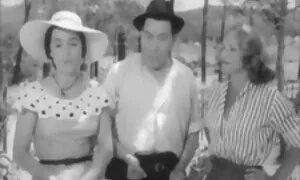 Amo la nostra impressione con un piccolo, ma squisito, donne tette grosse e il suono duro
