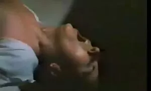 Pile su una donna dall'alto e sii interessato video tette enormi a un cappello